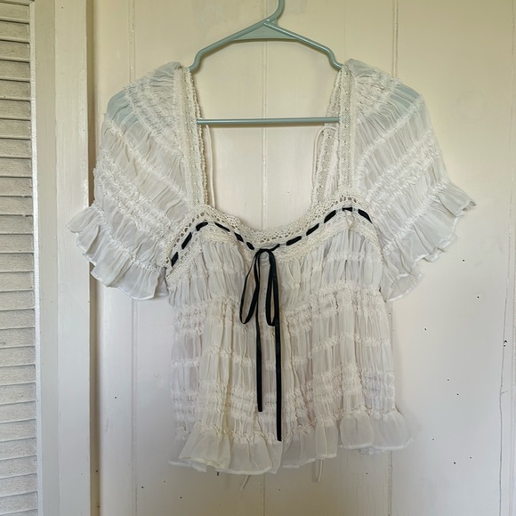 Kimchi Blue Tops - Kimchi Blue Babydoll blouse NWOT